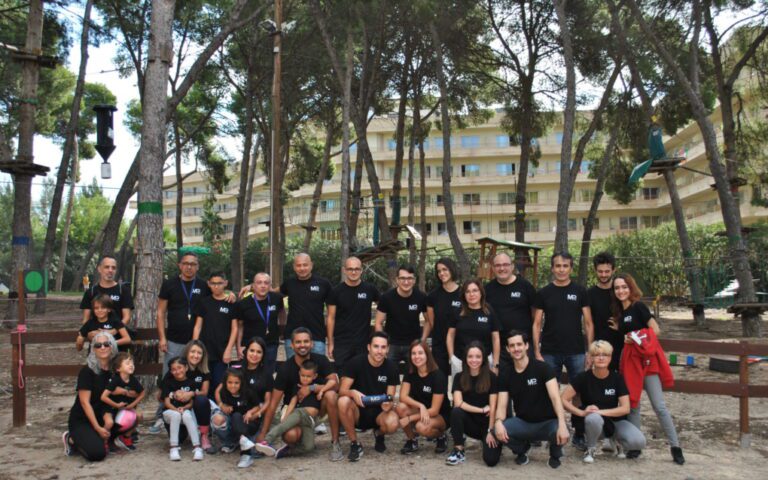 La gran familia de MPcontrol al completo